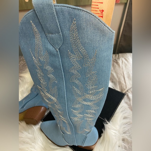 Dream Pairs Sz 5 Light Blue Denim High Boots - Picture 5 of 10